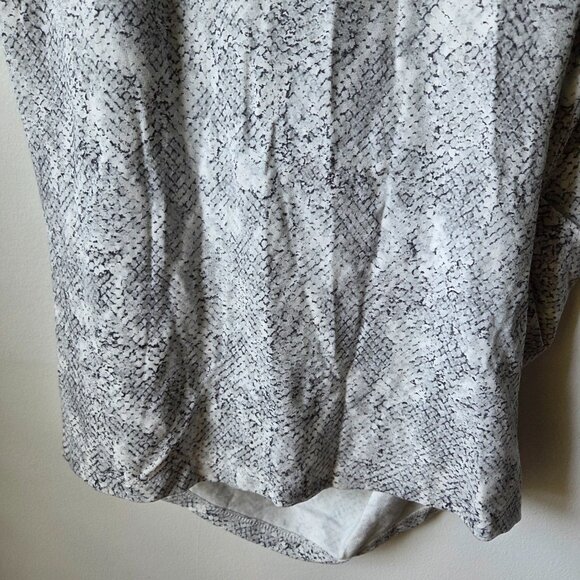 NWT ANN TAYLOR SURPLICE NECK WRAP STYLE SLEEVELESS SNAKESKIN PRINT TOP SIZE M - Picture 6 of 16